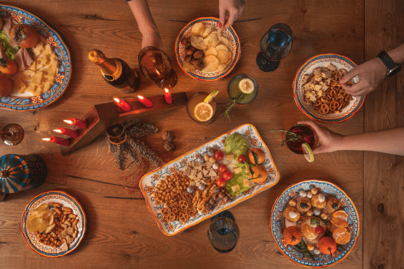 Family Gatherings: Living in a Moment Worth Capturing - Euro Ceramica 