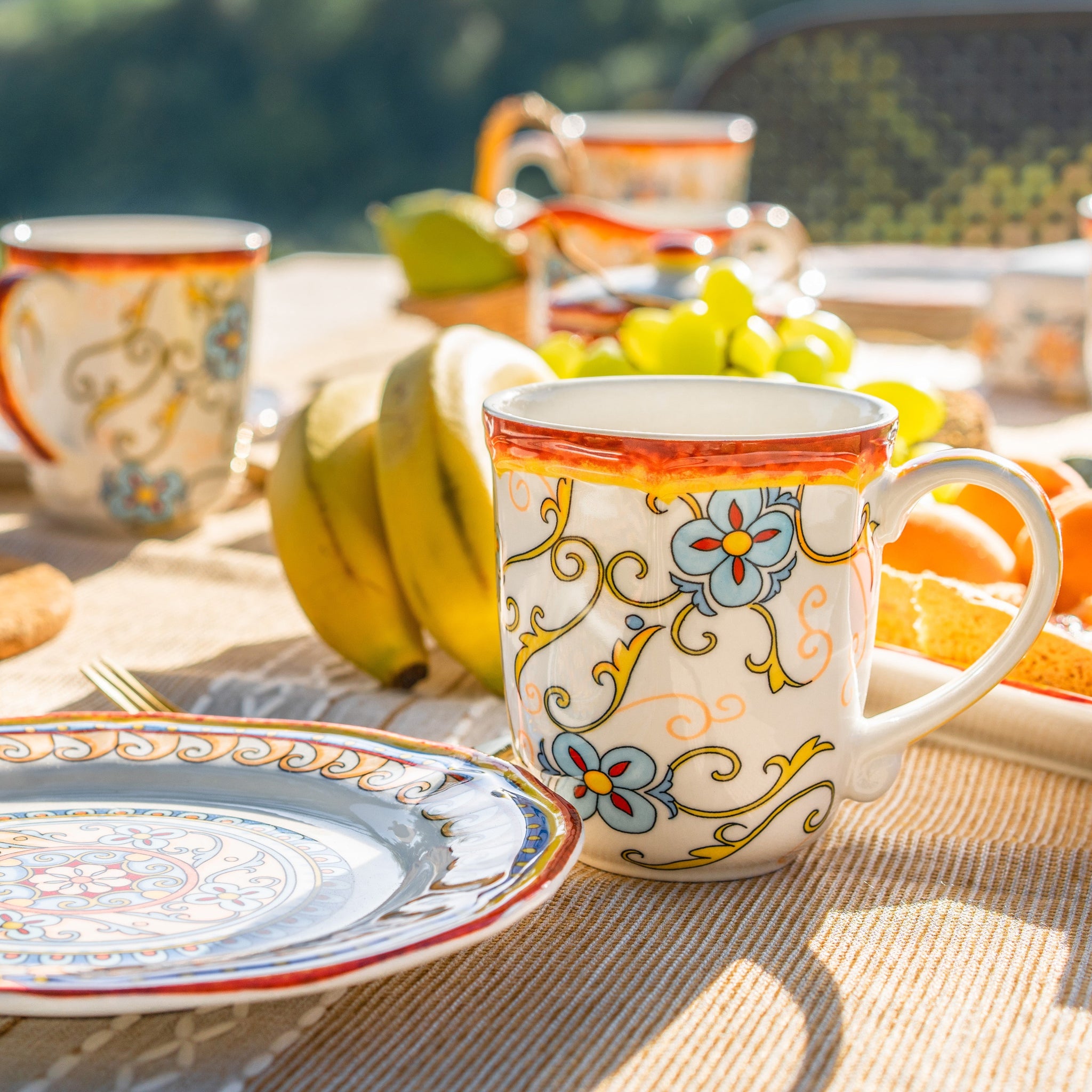 COFFEE MUGS & TEA CUPS