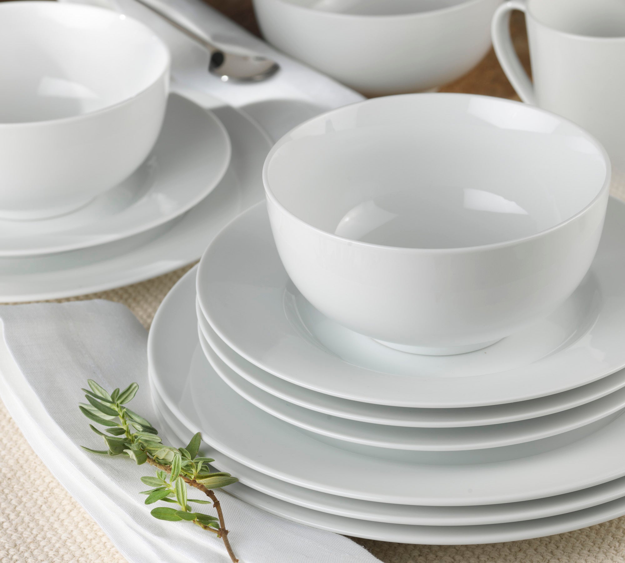Claire Everyday Classic Rim 16 Piece Dinnerware Set, With Cereal Bowls Assorted
